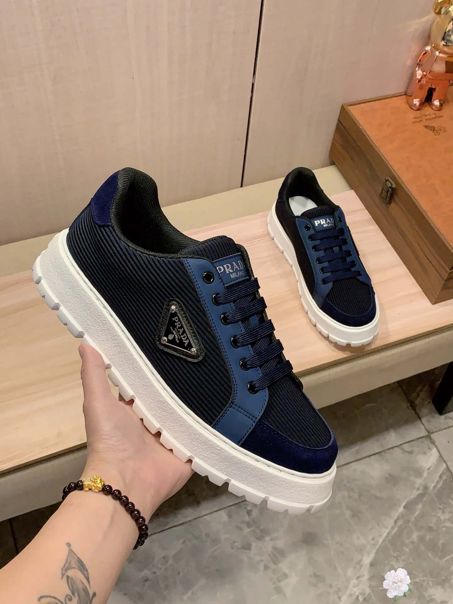Men's Men's Shoes💰442💰💰🎩🎩[Lightning][Lightning] "PRADA*" The latest and most popular casual shoes, top brand [seduce] luxury ~ purchasing agency, top quality ~. [Strong] The upper is made of imported breathable and polished cowhide material ➕ Breathable sheepskin feet (•) with fine workmanship. Original stylish and stylish soft rubber wear-resistant and non-slip outsole, light and comfortable on the feet, the real thing looks better when photographed, 305: code: 38-44, 3️⃣ colors selected